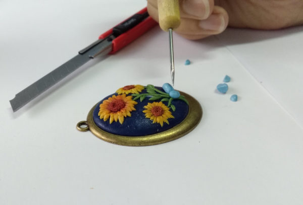 polymer-clay-sunflower-flowers-necklace-tutorial-course-ورش-صلصال-حراري