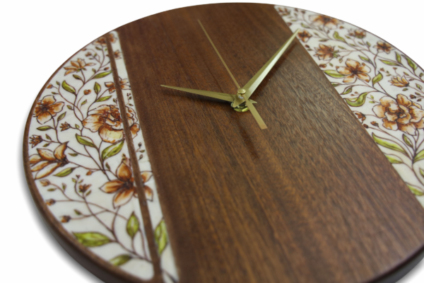mahogany-Wood-wall-clock-with-flowers-side