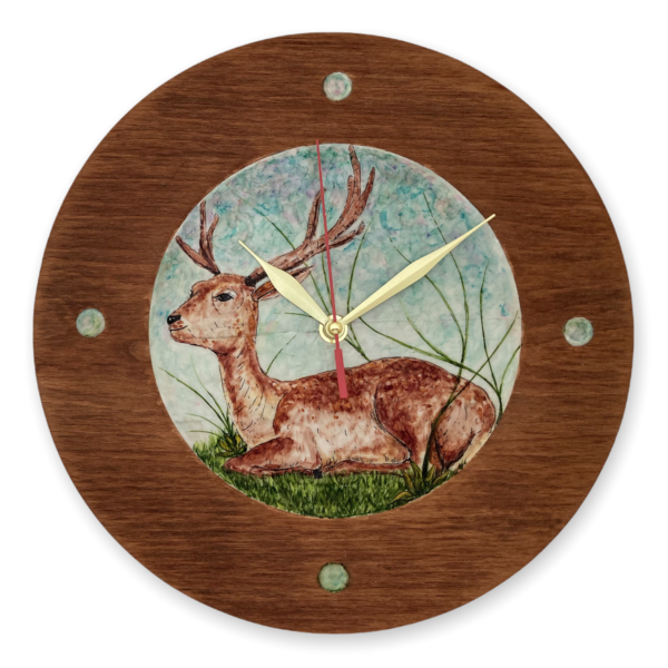 Wooden wall clock with a deer drawing